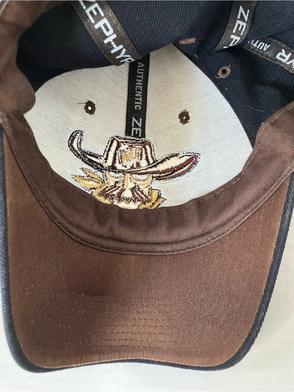 Zephyr University of Wyoming Cowboys Black Hat Cap UW 7 1/8 Embroidered Pete